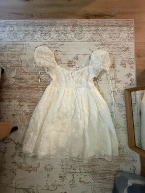 Lulu's White Floral Puff-Sleeve Dress